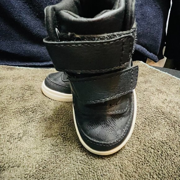 BUNDLE - Five Kids Shoes - US Size 5 - 7 - Picture 10 of 15